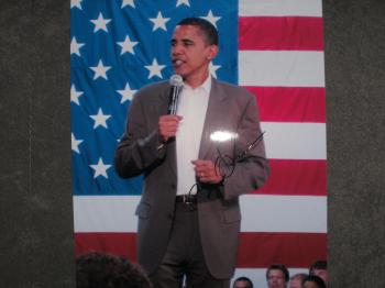 Image of  President Barack Obama autographed 8x10 photo.